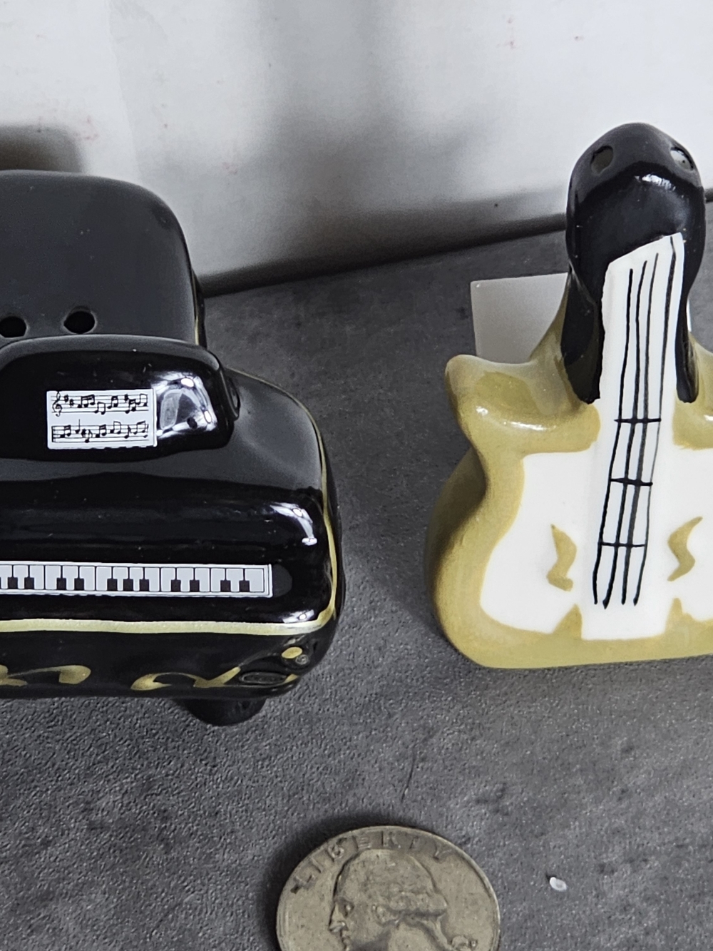 Ceramic Piano & Guitar Salt and Pepper Shakers - Black & Yellow